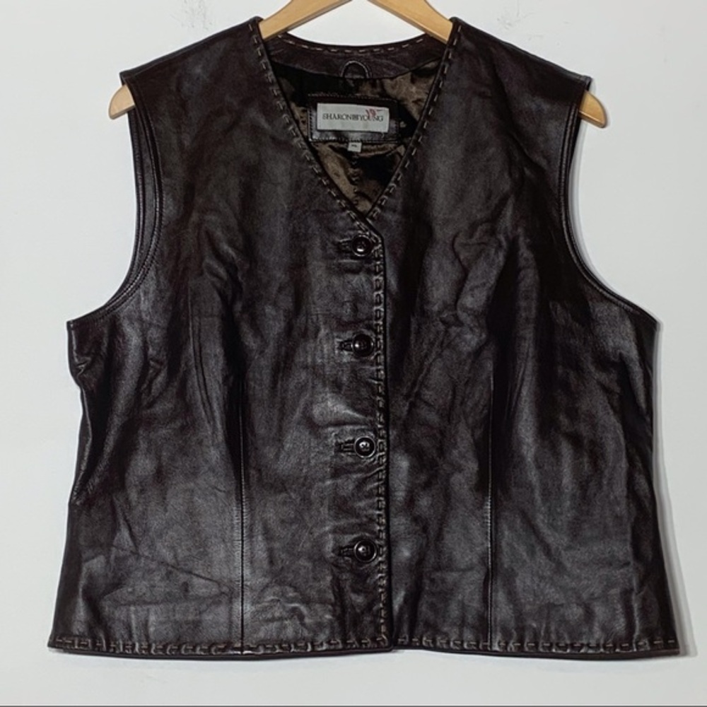 EUC Sharon Young dark brown leather embroidered top‎ stitch button front vest